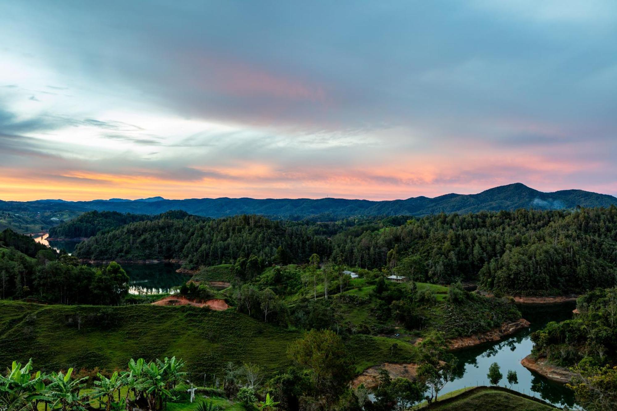 Hobbit Hotel Ecolodge- Guatape Exterior photo